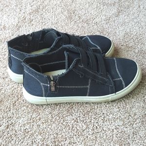 Women's Canvas Black Slip-on Sneakers